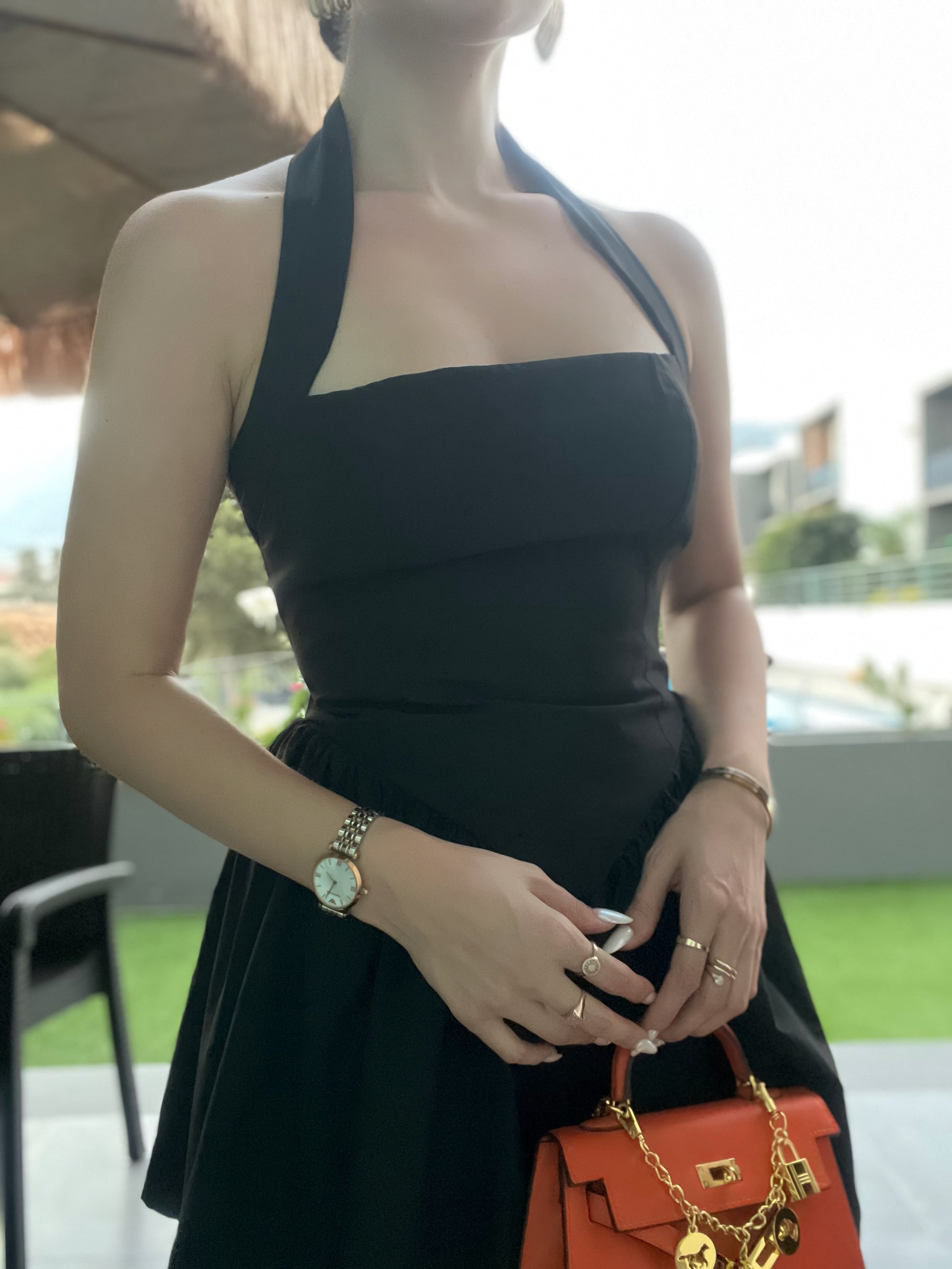Siyah Boyundan Bağlamalı Mini Elbise